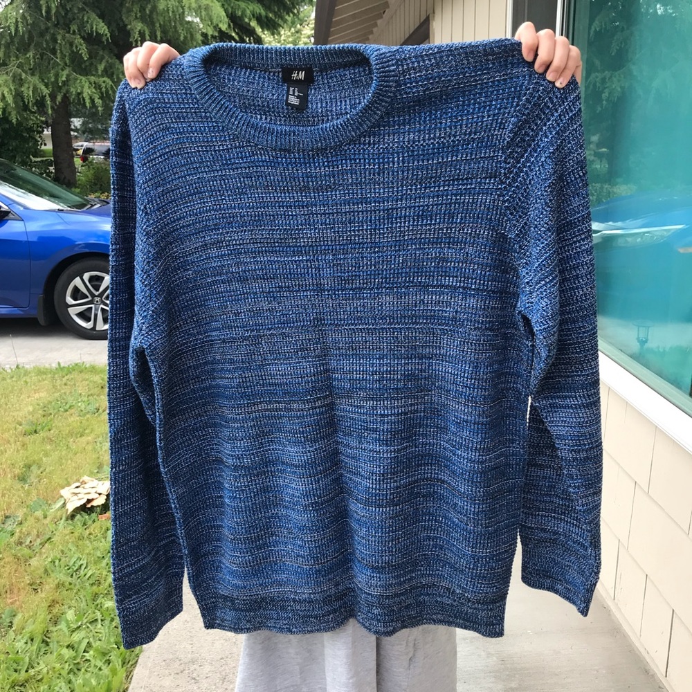 men’s blue knit sweater